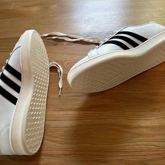 New! Adidas Men’s Grand Court 2, black & white, US Men’s 13 - Picture 2 of 6